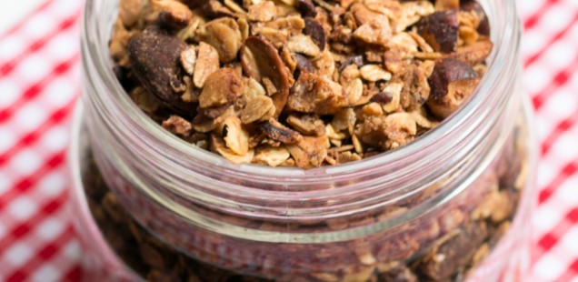 Eszterséges receptek: Házi sokmagvas granola